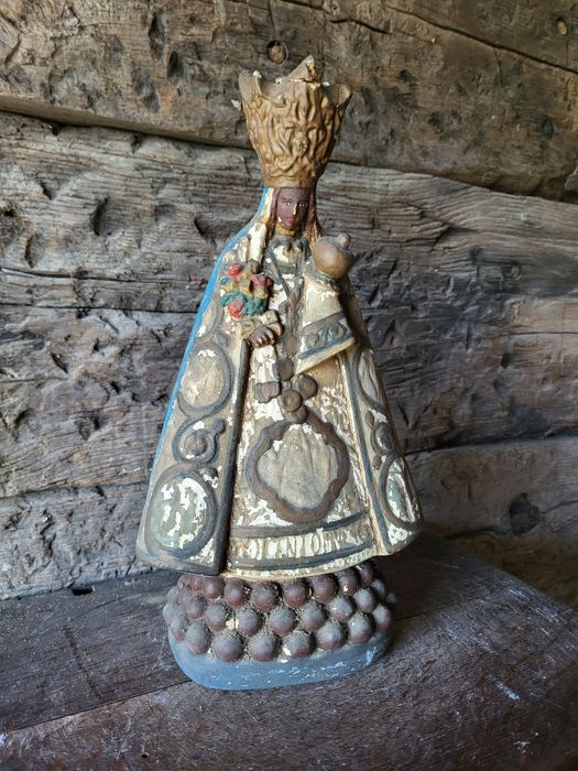 Stara figurka Czarna Madonna z Hal Maryja