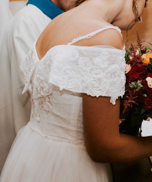 Suknia ślubna hiszpanka koronki glamour