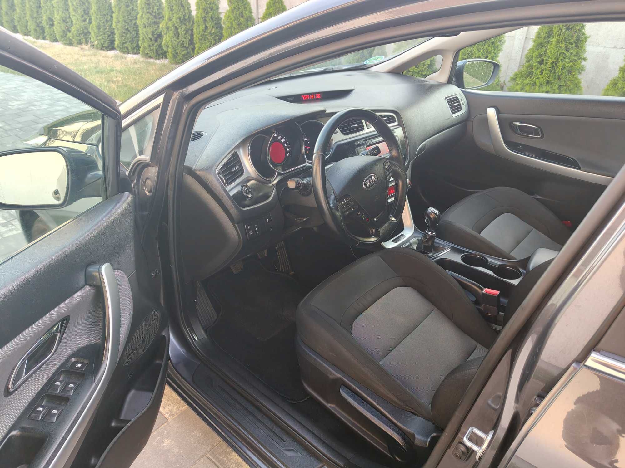 Kia Cee'd 2013 1.4 Benz, Webasto