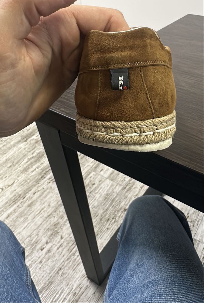 Kiton коричнивые