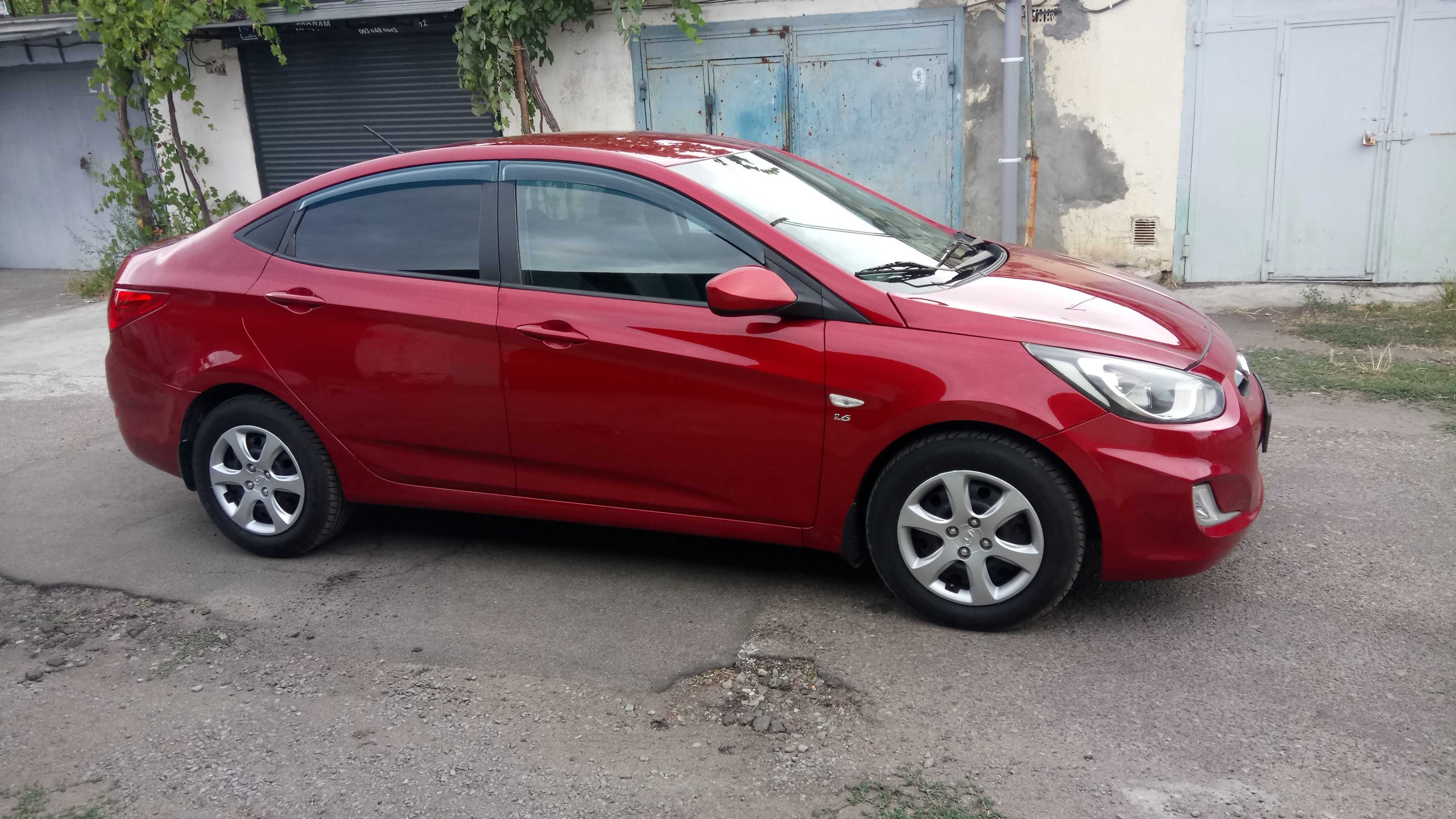 Хюндай акцент автомат 1,6 бензин Hyundai Accent automat 2011 год авто