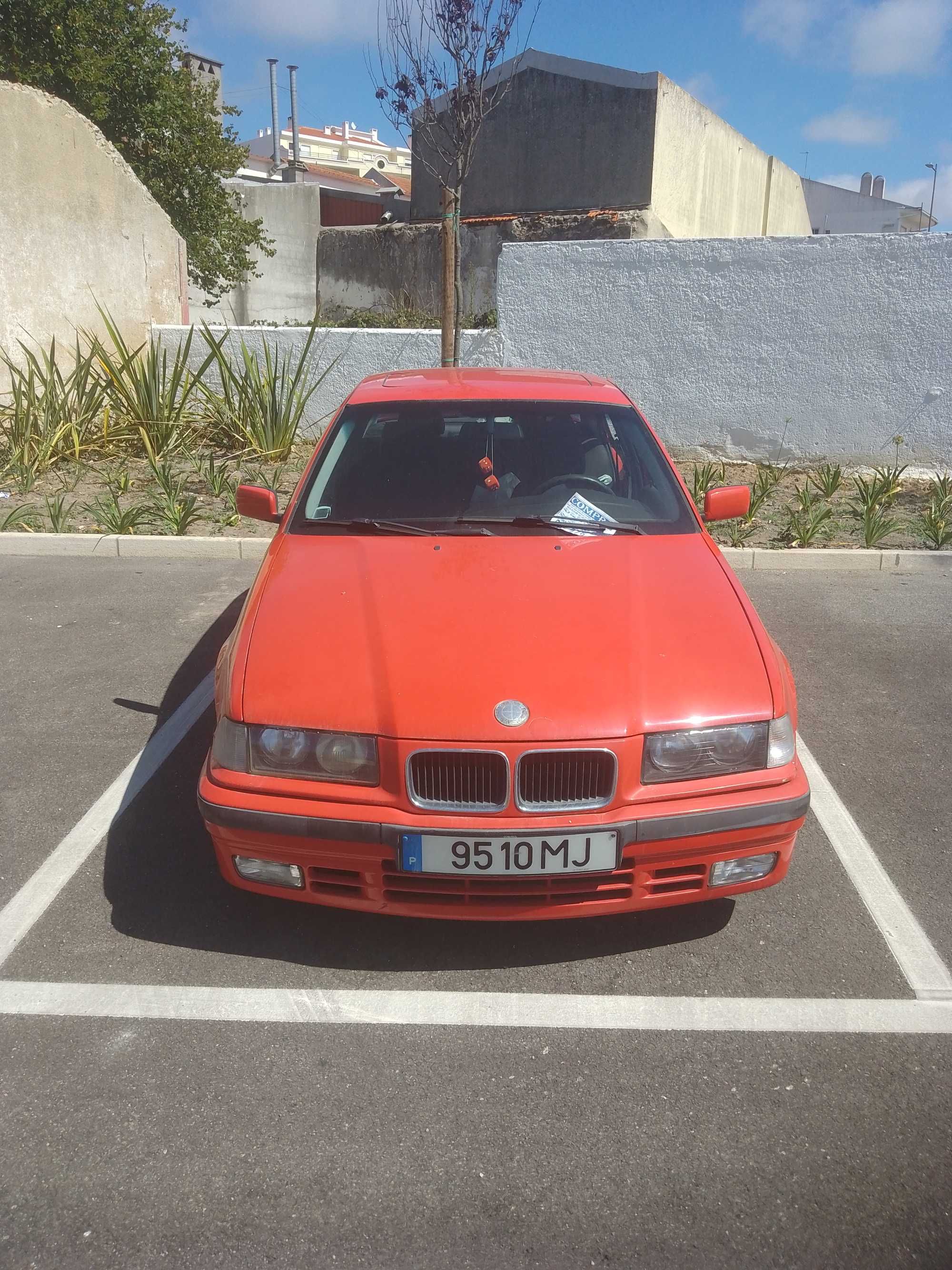 Vendo BMW 318 TDS 95 E36 ou troco por Renault Megane break carrinha.