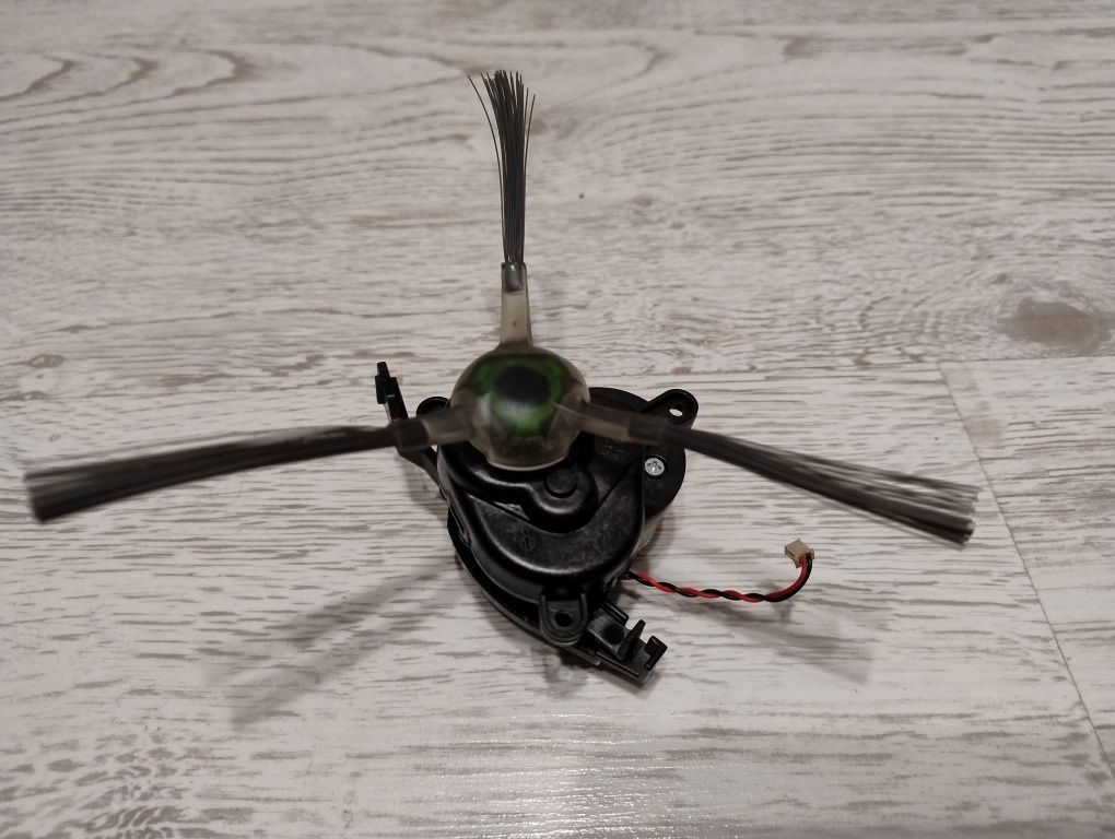 Moduł szczotki bocznej Lewej ,L' ze szczotką Irobot Roomba Combo (50h)