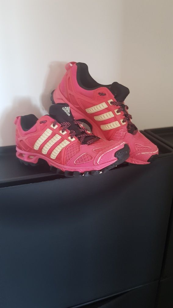 Sapatos Adidas run strong originais como novos