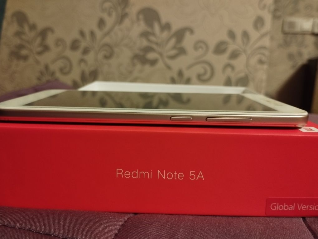 Телефон Xiaomi Redmi Note 5A