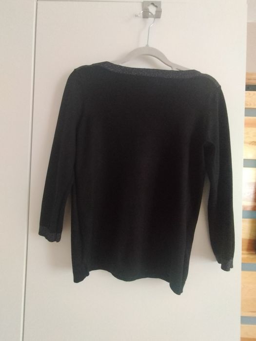 Dopasowany sweter marki Reserved rozmiar S stan bardzo dobry.