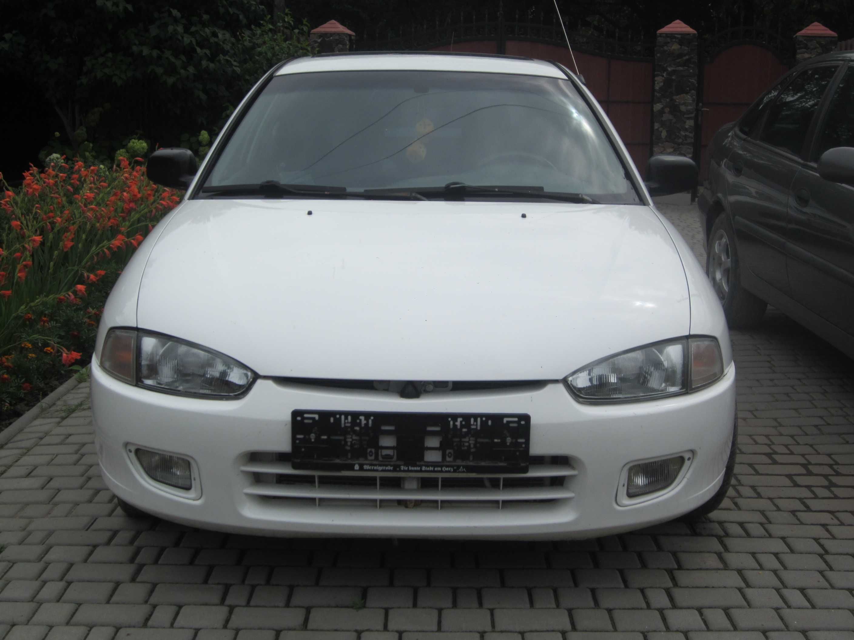 Mitsubishi Colt 1.6 Бензонасос Горловина Лючок Бака тросики ручника