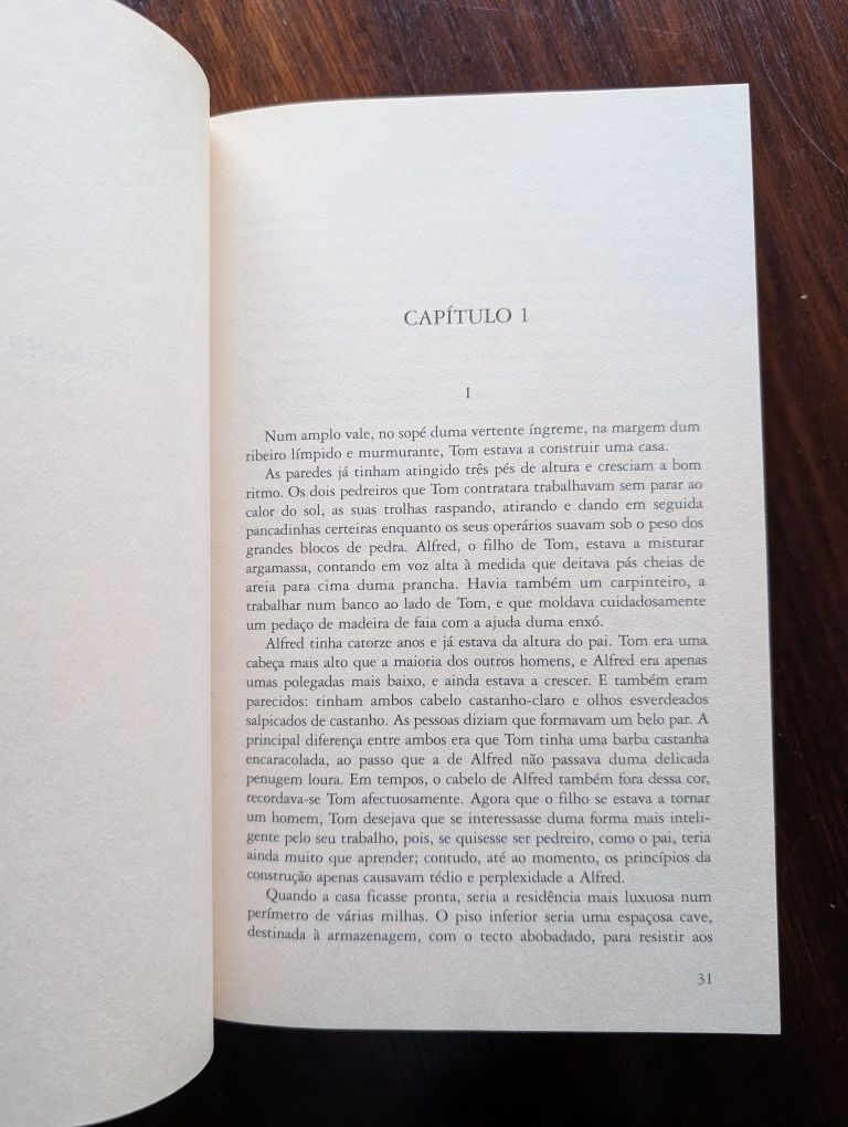 Os Pilares da Terra, Ken Follett, Vol. 1
