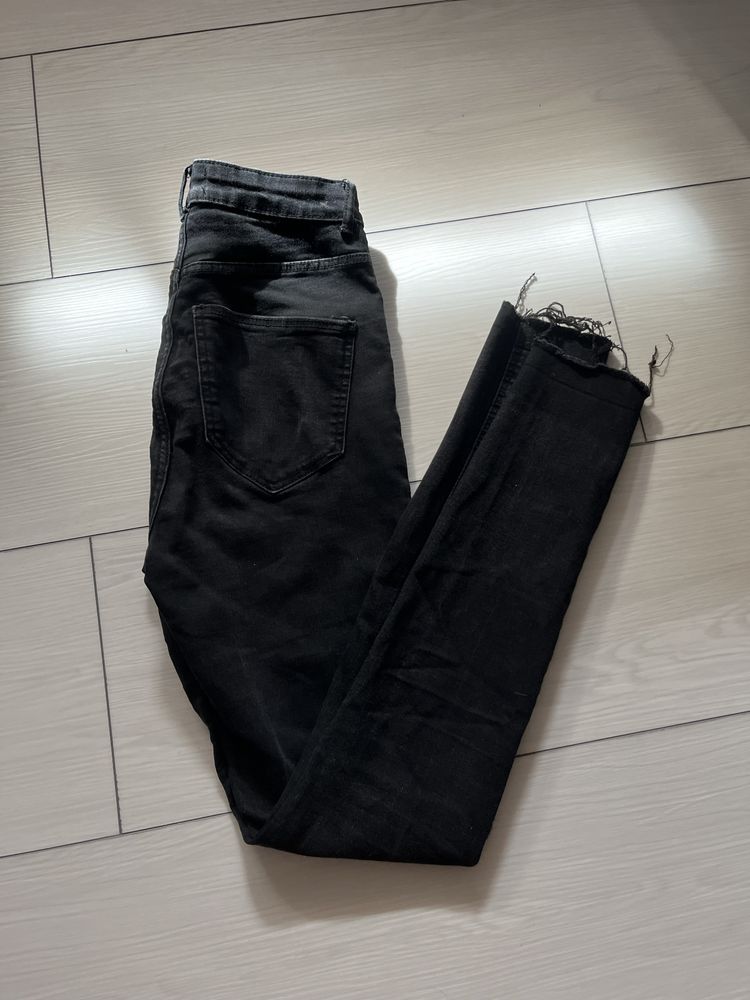 Czarne jeansy ZARA XS