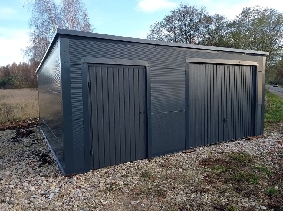 Garaże, pomieszcze gospodarcze z płyt warstwowych 6x5,8m.