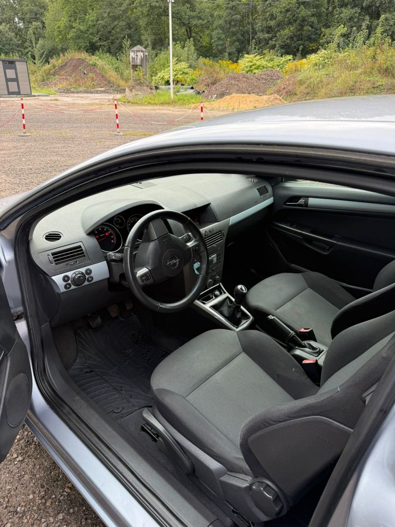 Opel Astra GTC 1.6 okazja klima