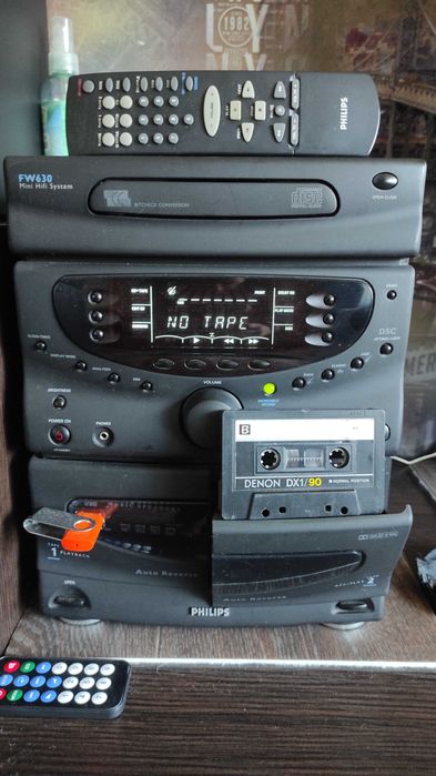 Музичний центр Philips FW630