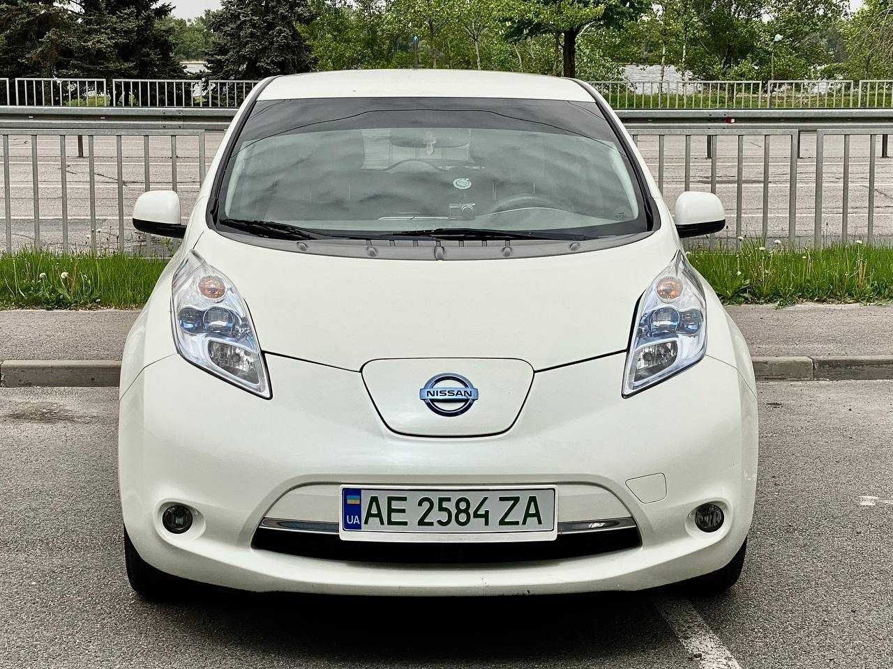 Nissan Leaf 2011 24 кВт