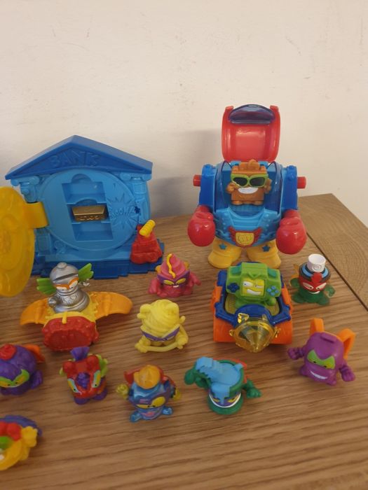 Superzings/superthings  ,Bank ,robot pojazdy zings