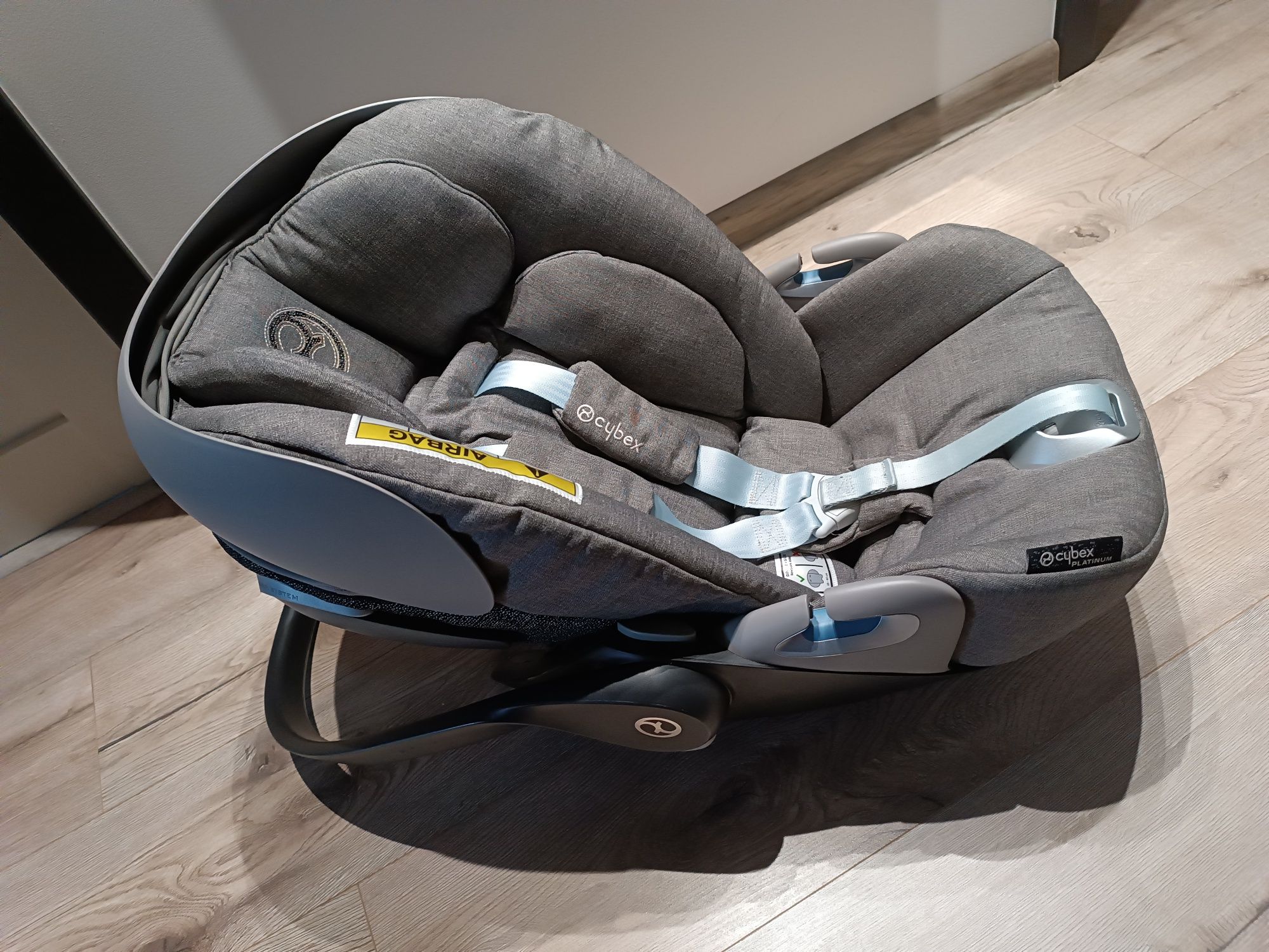 Cybex Cloud Z i-Size plus nosidełko fotelik