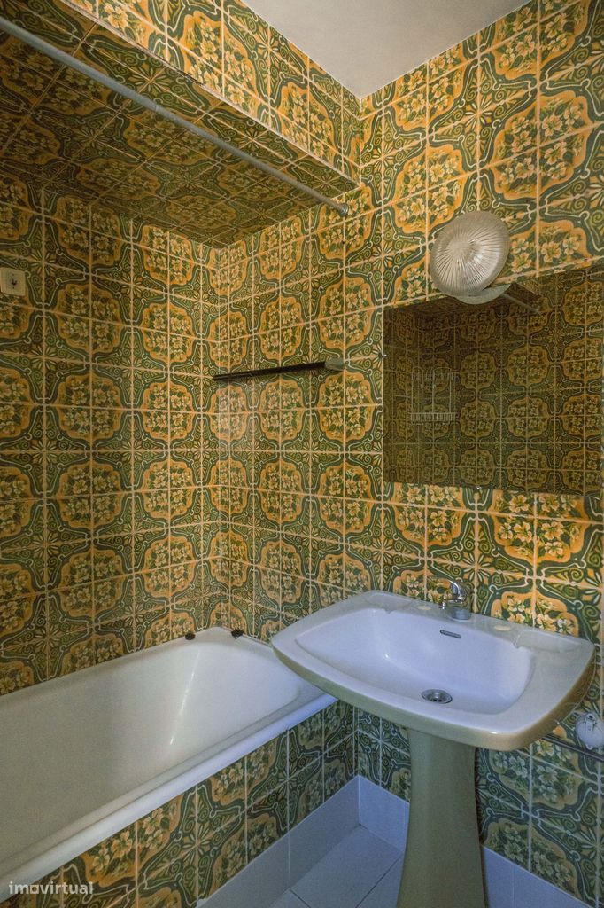 Apartamento T1 com duas varandas, mobilado, Bairro Gulbenkian, Aveiro