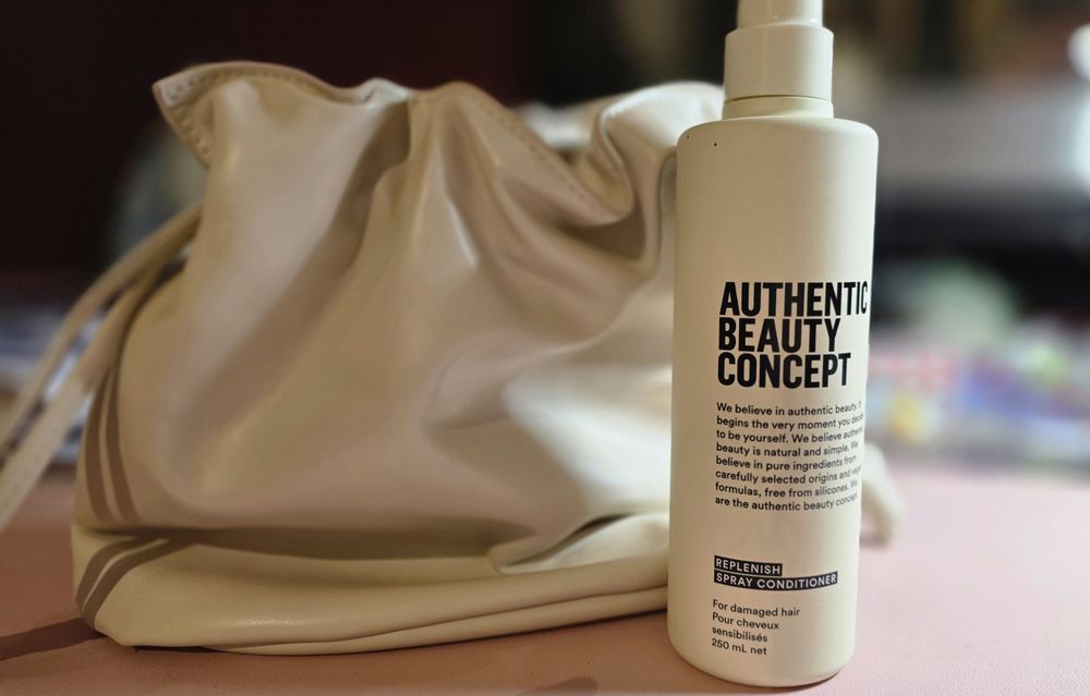 Authentic Beauty Concept Replenish Spray Conditioner + kosmetyczka