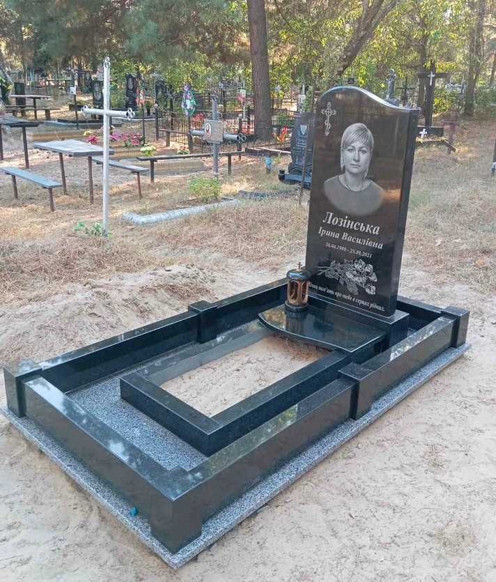 Пам'ятники з граніту від виробника. Виставка - продаж у Бучі.