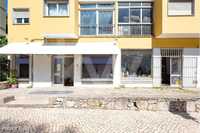 2 lojas para venda no Monte Estoril