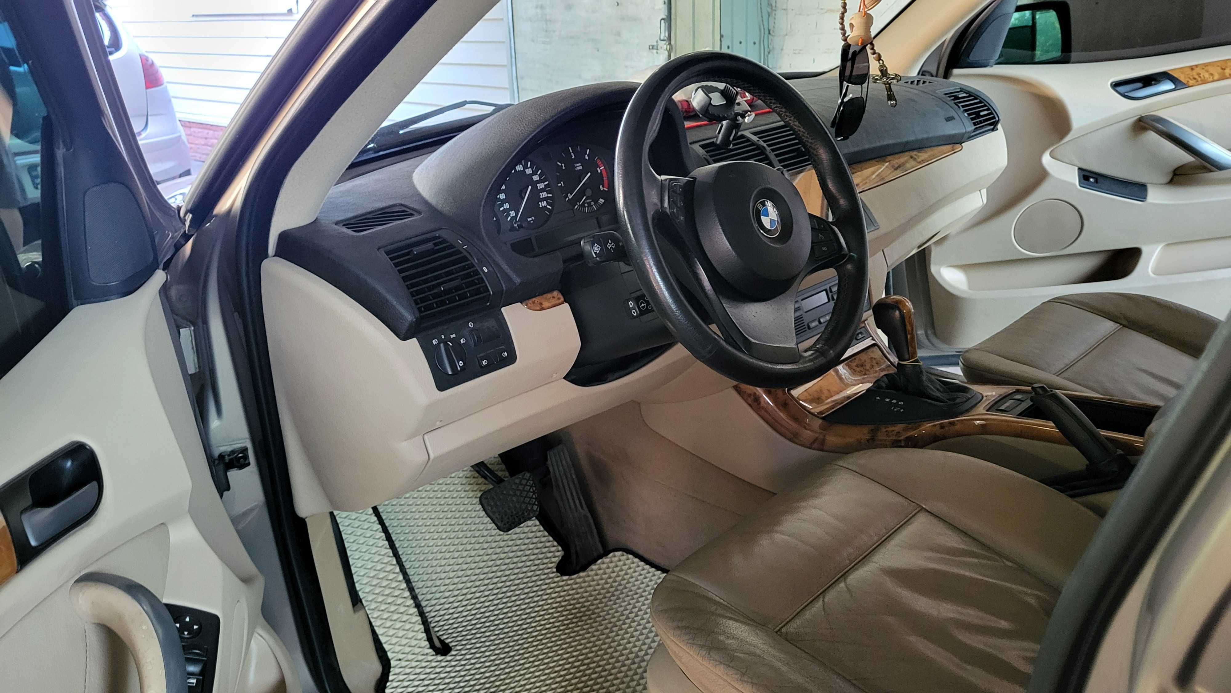 Продам BMW x5 E53