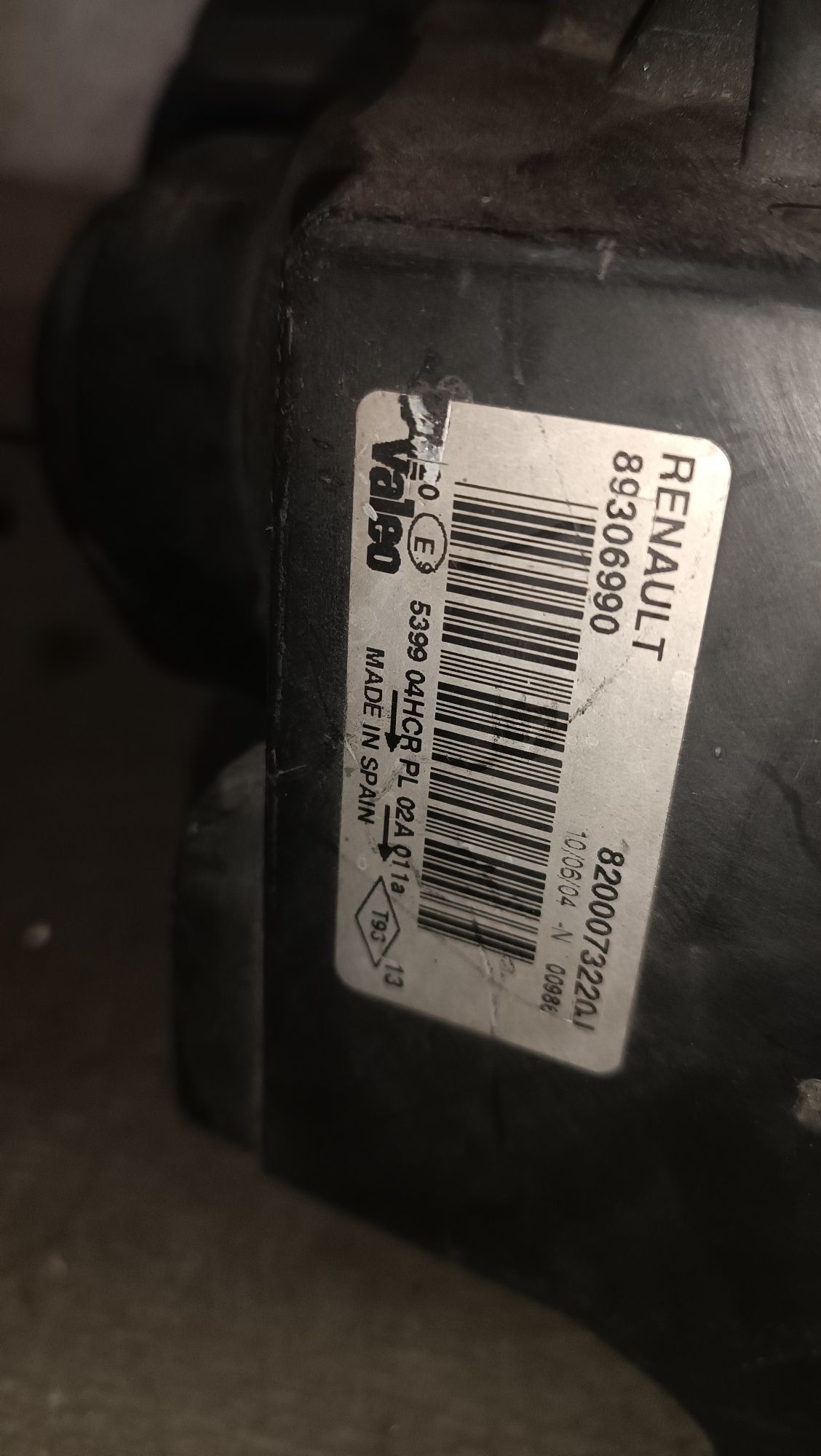 Vendo farol esquerdo de Renault Megane 2 ano 2003/08
