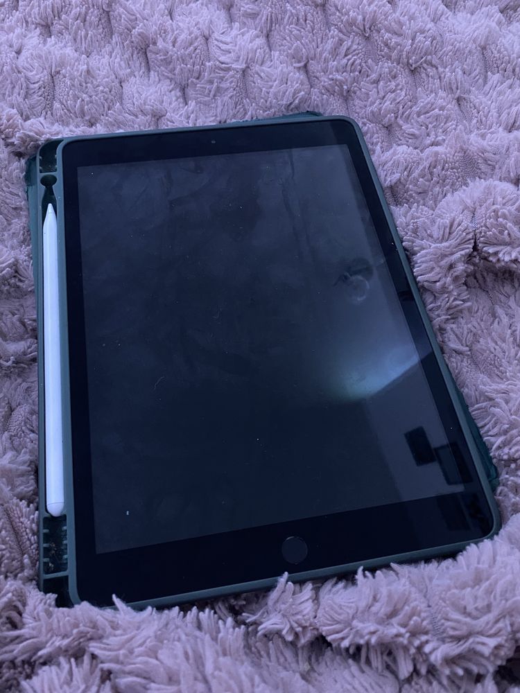iPad 8 generacji + rysik