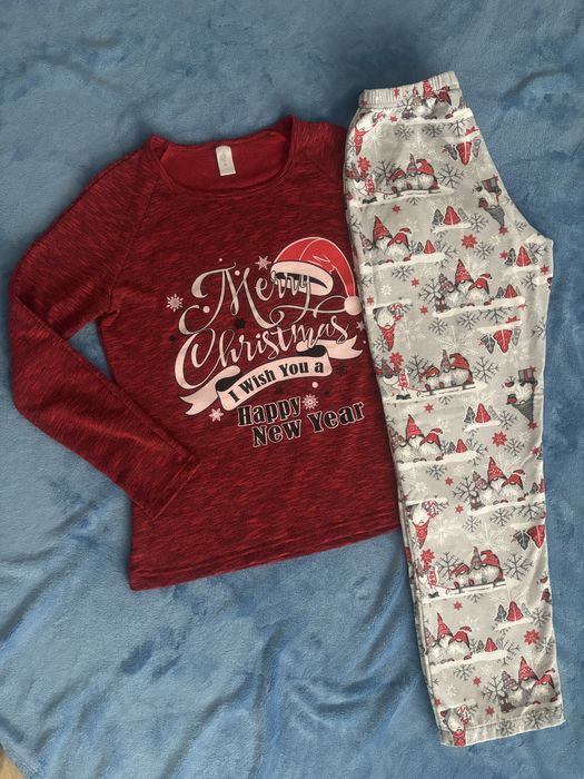Жіноча новорічна піжама