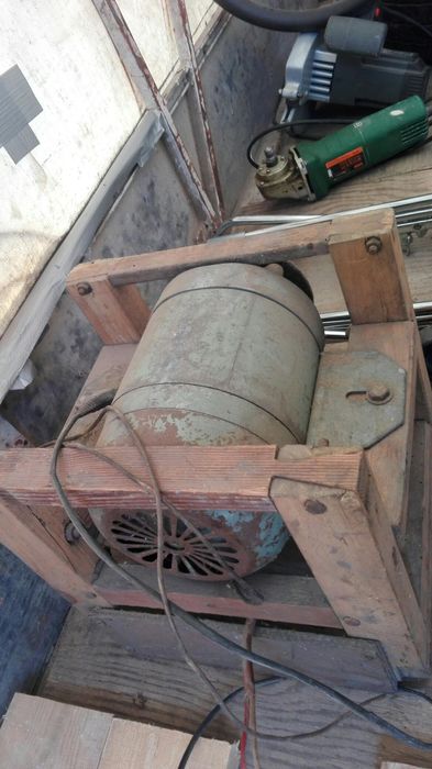 Silnik elektryczny Poniatowa 180 W 220 v