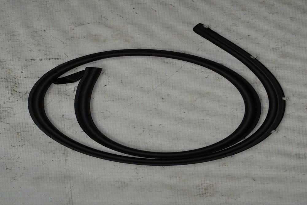 Uszczelka zewnętrzna drzwi skoda  octavia III przód prawy 5E0/837/698