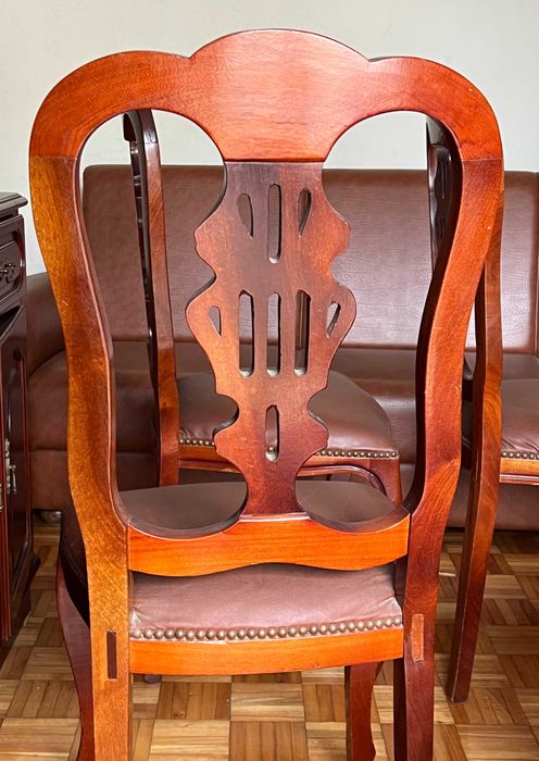 Conjunto de 4 cadeiras de jantar, em madeira de carvalho