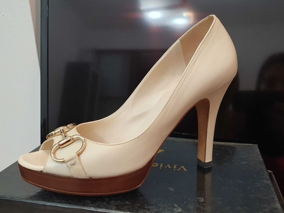 Туфлі Gucci, Італія