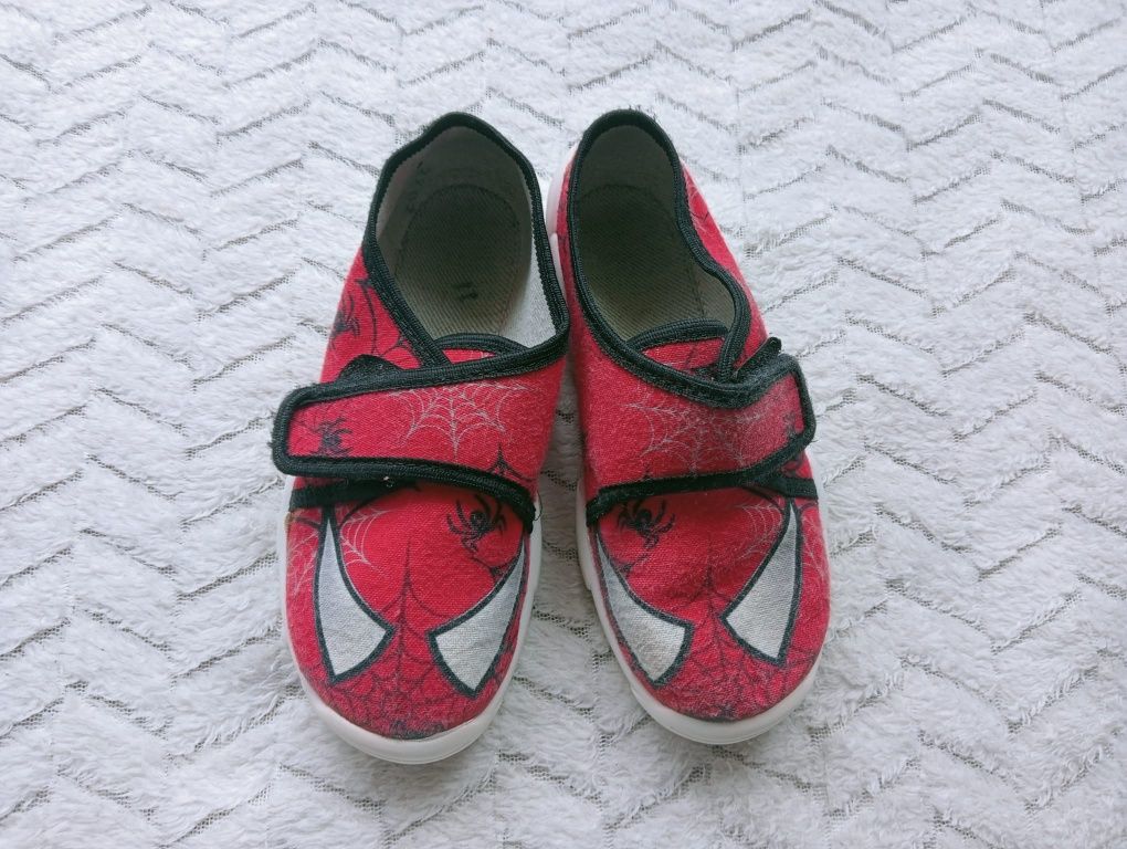 Kapcie 27 Spiderman czerwone chłopięce do przedszkola