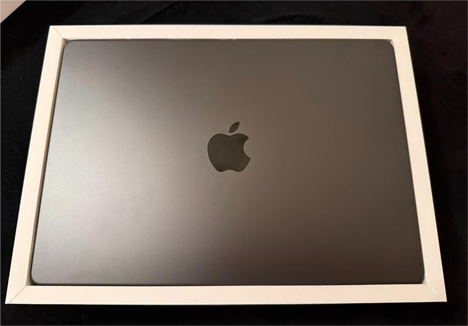 Apple macbook pro 14 M3 pro