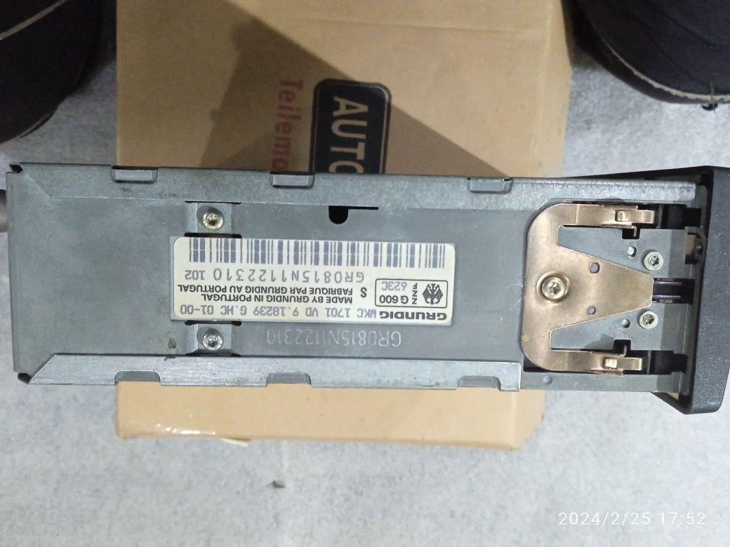 GRUNDIG Автомагнітола касетна WKC 1701  VD Revers
