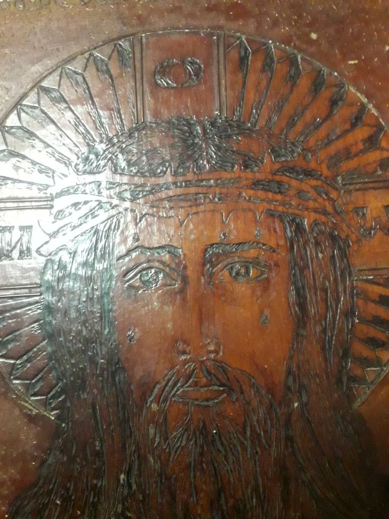 Икона Иисуса с дерева