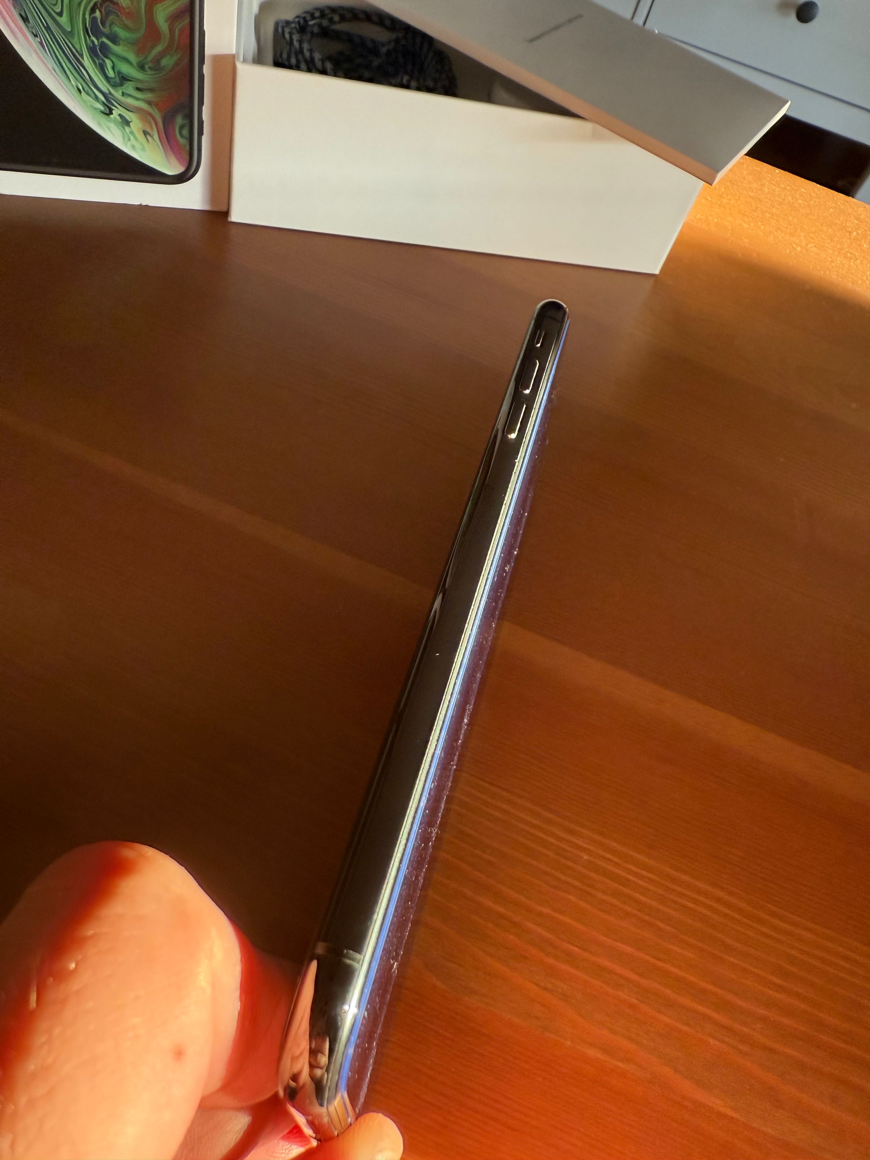Sprzedam iPhone’a Xs Max 64gb
