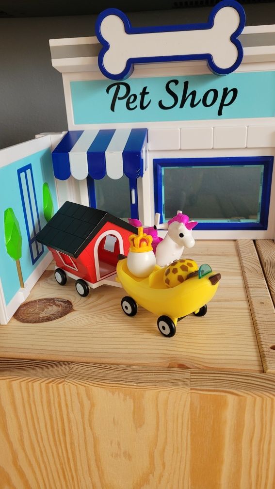 Roblox Deluxe Playset Adopt Me
