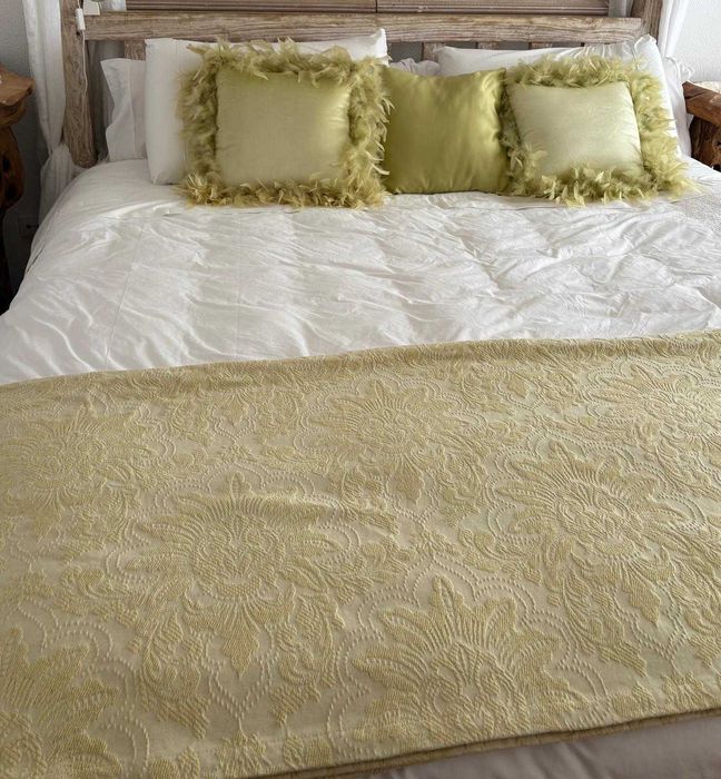Colchã e conjunto de almofadas Zara Home