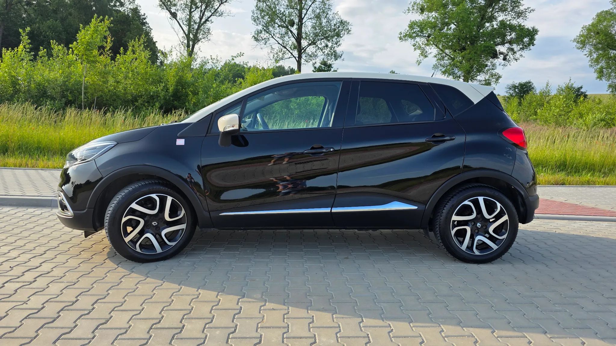 Renault Captur Renault Captur 1.2TCe Helly Hansen EDC
