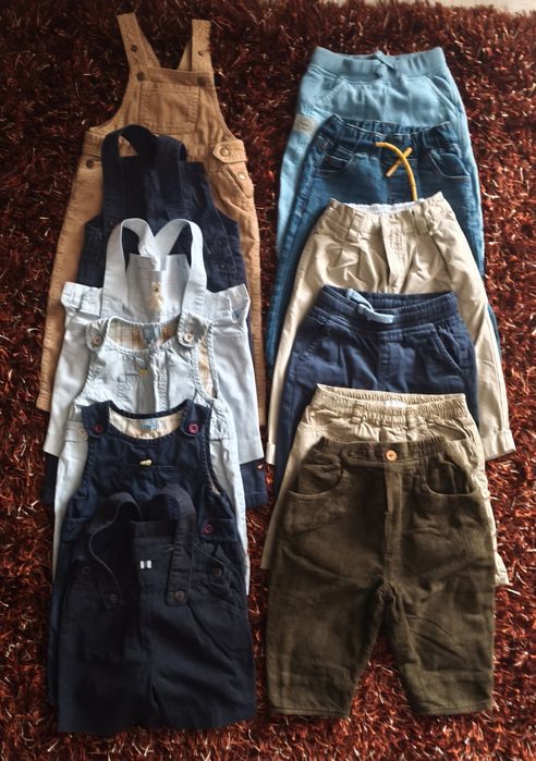 Calças, jardineiras, menino 12 aos 24 meses