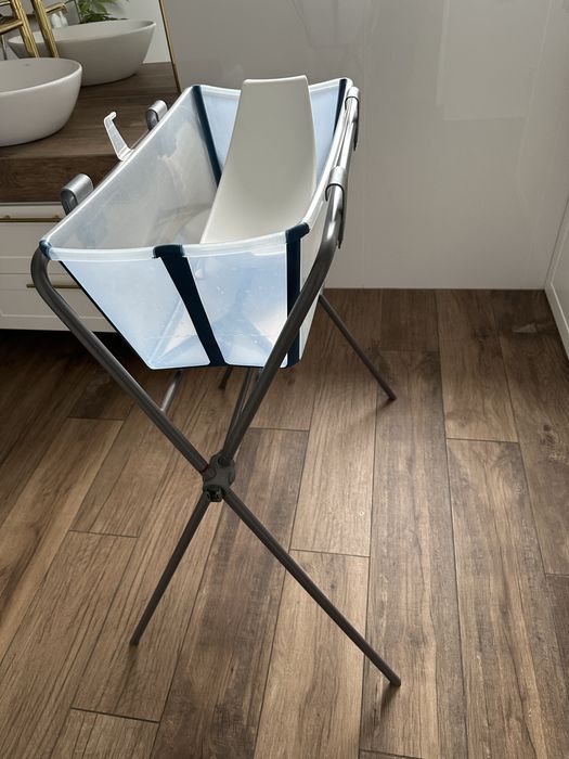 Składana wanienka Stokke ze stojakiem i wkładką dla noworodków