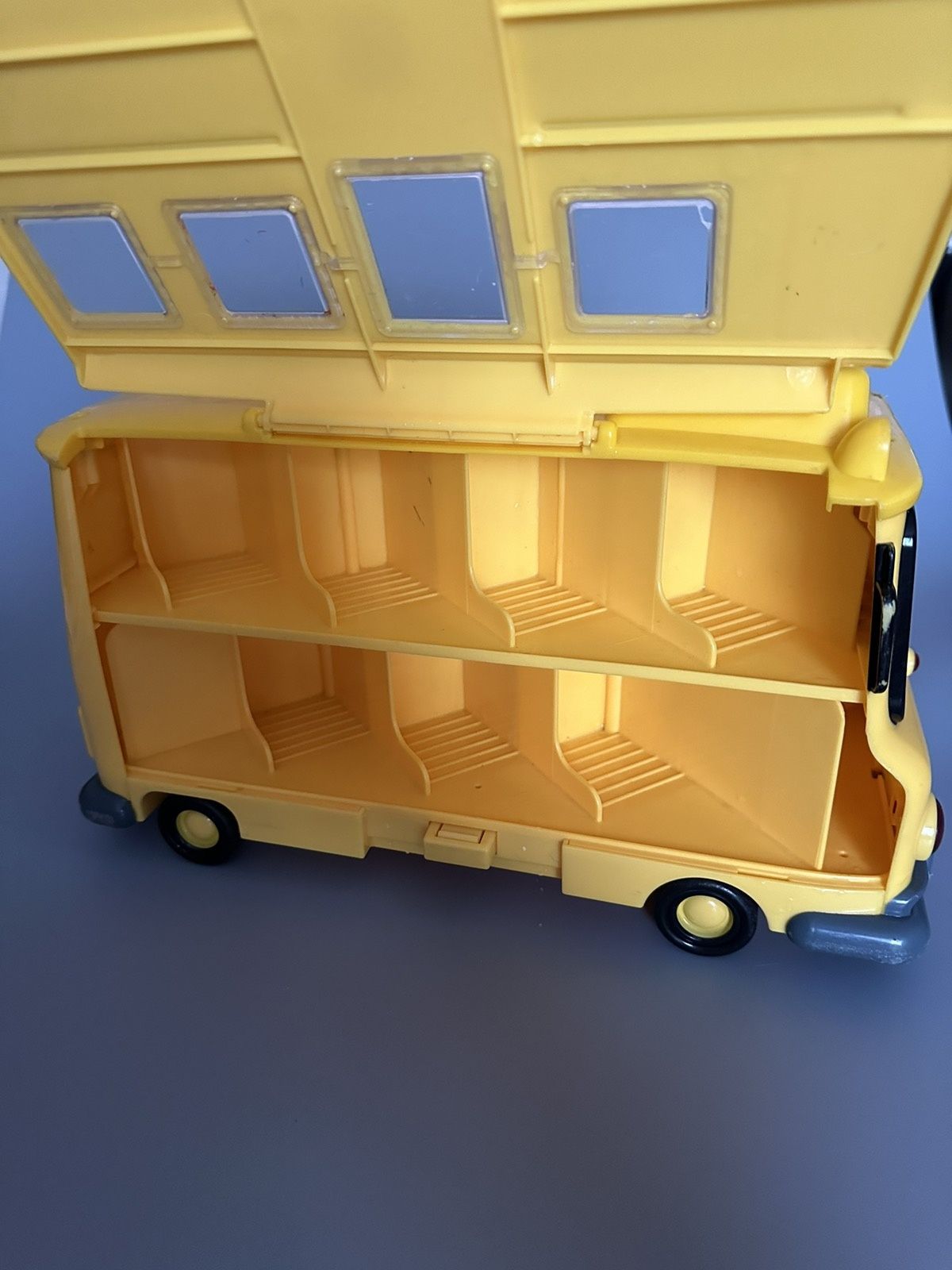 Кейс-гараж шкільний автобус Скулбі Robocar Poli