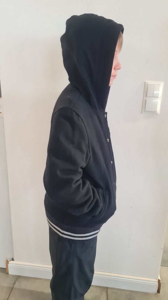 Kurtka Nike. 70% Wełna Wool. Czarna bomberka. Z kapturem.  Rozmiar S