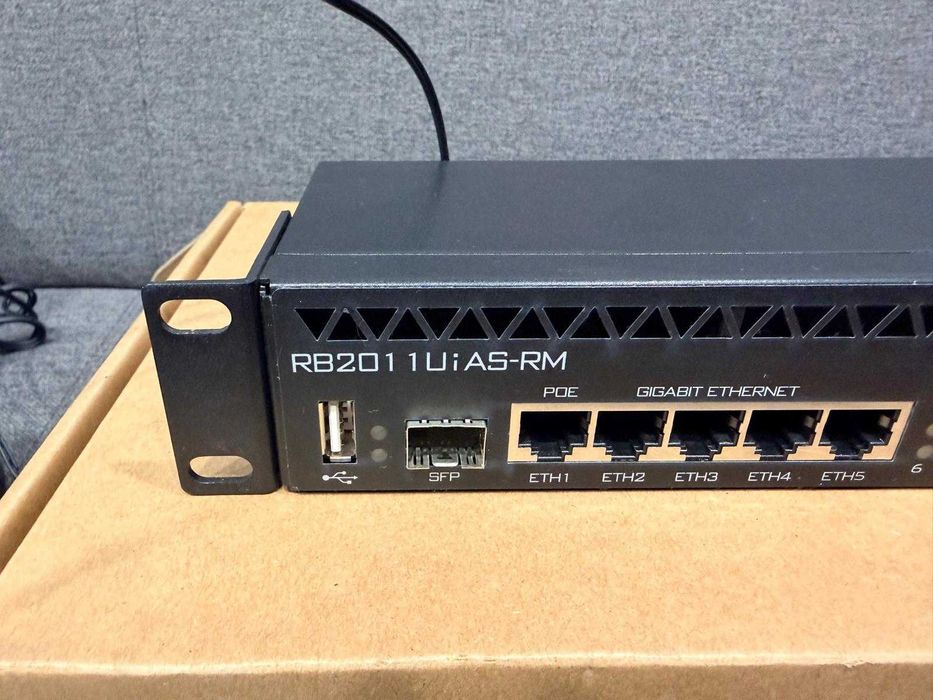 Router Mikrotik 201 1UiAS-RM