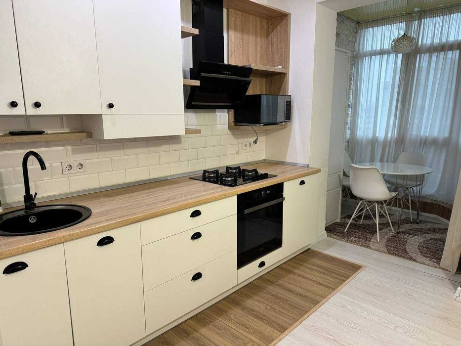 Онокімнатна квартира з якісним ремонтом в Центрі міста .