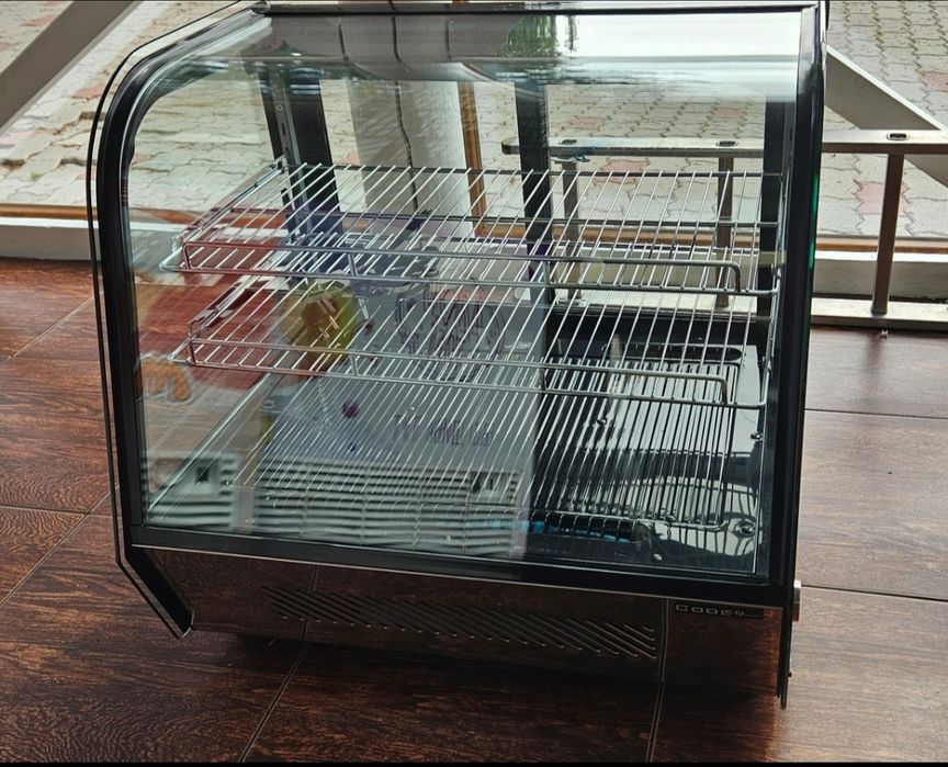 Холодильна вітрина настільна кондитерська холодильник COOLEQ CW-120