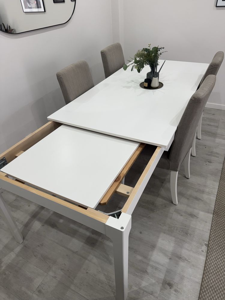 Mesa extensível Ekedalen 180/240x90 + 4 cadeiras IKEA