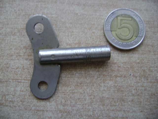 Starocie z PRL - Kluczyk do zegara 4 mm x 4 mm