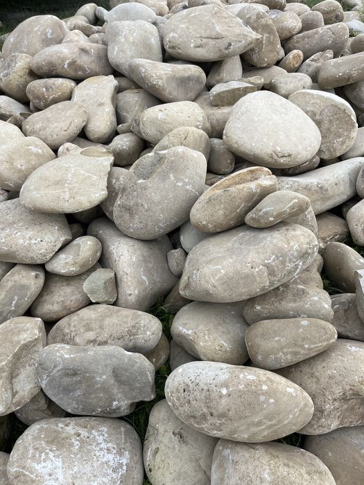 Валун, камінь річковий