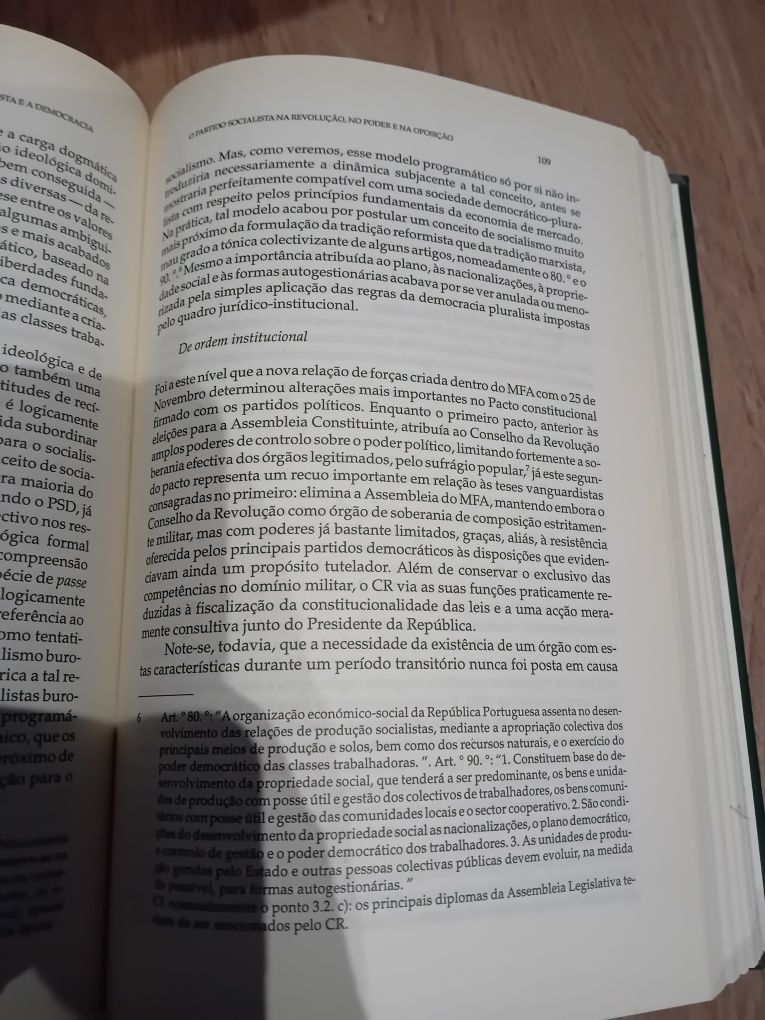 O Partido Socialista e a Democracia - Vitalino Canas